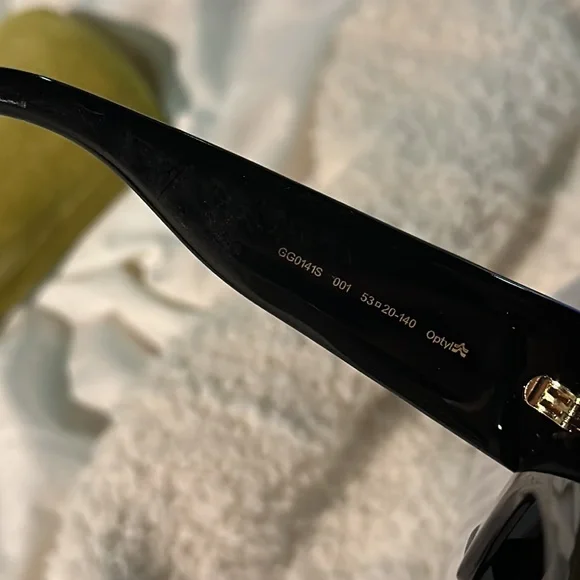 Authentic Gucci black sunglasses🖤